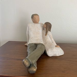 Willow Tree, Father and Daughter, figure by Susan Lordi